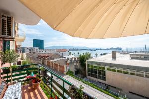 Airy Seafront 1920s Apartment