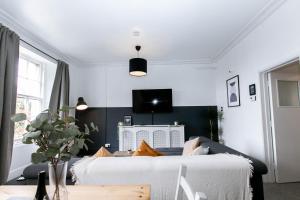Peaceful Apartment, Private Parking, Long Stay Prices, Close To Uni, Hosp, Centre