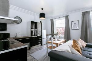 Peaceful Apartment, Private Parking, Long Stay Prices, Close To Uni, Hosp, Centre