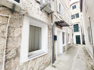 #22 Apartment Split Center 