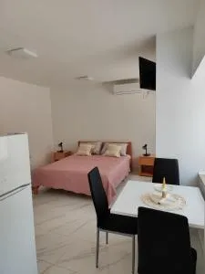 Studio Apartment Klarić - Drivenik