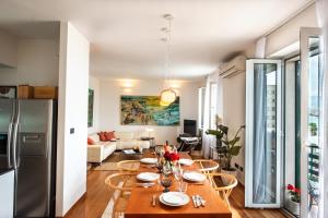 Airy Seafront 1920s Apartment 