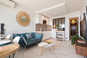 Vue mer 180° cocon à 7 min de la plage piscine AC