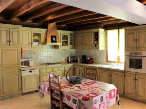 Maisons de vacances Gite Calviac-en-Perigord, 7 pieces, 12 personnes - FR-1-616-208 : photos des chambres