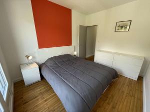 Maisons de vacances Maison renovee 5 pieces, jardin clos, a 2 pas de l'ocean, pour 10 personnes - Saint-Jean-de-Monts - FR-1-224C-231 : photos des chambres