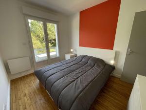 Maisons de vacances Maison renovee 5 pieces, jardin clos, a 2 pas de l'ocean, pour 10 personnes - Saint-Jean-de-Monts - FR-1-224C-231 : photos des chambres