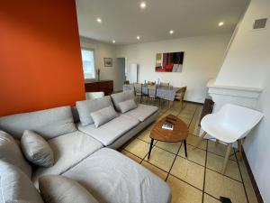 Maisons de vacances Maison renovee 5 pieces, jardin clos, a 2 pas de l'ocean, pour 10 personnes - Saint-Jean-de-Monts - FR-1-224C-231 : photos des chambres