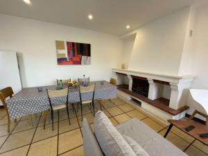 Maisons de vacances Maison renovee 5 pieces, jardin clos, a 2 pas de l'ocean, pour 10 personnes - Saint-Jean-de-Monts - FR-1-224C-231 : photos des chambres