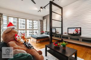 Regalia Residence by FANTASTIC