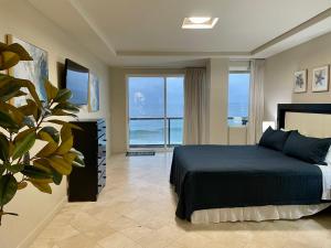 Amazing Ocean Front Condo