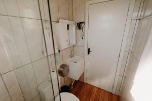 Ótimo custo benefício 2km centro wifi fogão lenha