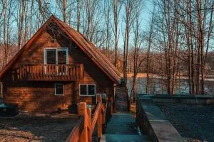 Lovely Liberty Chalet On the Waterfront - Neversink