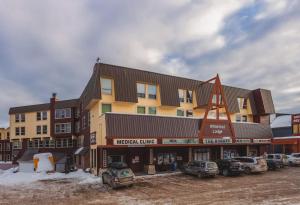 The Ridge Ski-In Ski-Out Condo with Free Parking