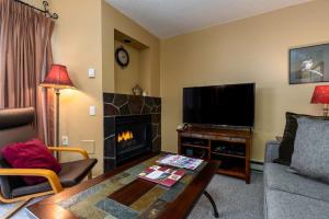 The Maple Ski-in Ski-out 1 Bed with Hot Tub and Pool