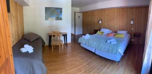 B&B / Chambres d'hotes L'Escale en Ubaye : Chambre Triple Standard