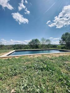 Maisons de vacances Maison restauree avec piscine : photos des chambres