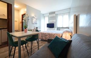 Holiday Homes Aparthotel Milano