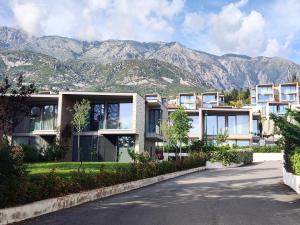 Olea Residence, Luxury sea view apartment with private beach