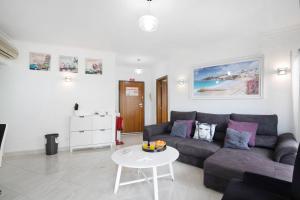 Flat with Pool Marina and Sea View