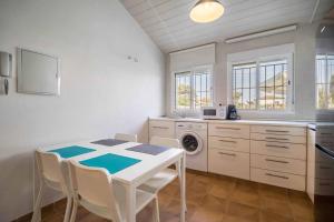 La Casita Azul - Mayores de 25