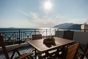 Alkioni Suites , beachfront, with sea view - 科基诺斯皮格斯