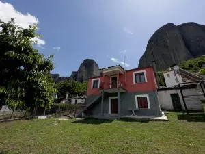 Fani's House Under Meteora - 卡斯特拉基翁
