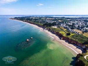 Chalets Logement insolite pleine nature en bord de mer : photos des chambres