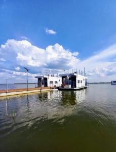 ARKA 2 - Houseboat w centrum Mielna, rower wodny, parking, Wi-Fi