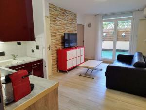 Appartements Charmant T2 coeur ville plage 2 m clim garage wifi : Appartement 1 Chambre