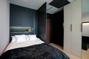 Hanza Studio 1103