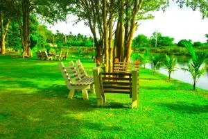 Canal Side Safari Resort - 恩比利皮蒂耶