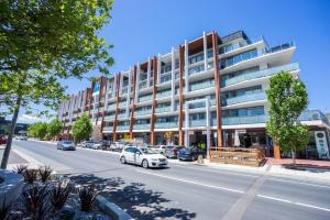 Lux 2 Bed 2 Bath Secure Parking Apartment in the Heart of Dickson, Canberra