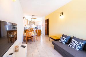 Entire Apartment 5min from Oura Beach