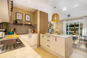 New and Stylish 1 bedroom Apt near Hard Rock RDR310