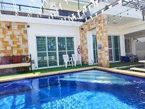 Adparty Pool Villa Huahin 4 Bedrooom With Pool Table, BBQ Facilities & Karaoke