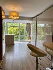 Downtown Studio - Ultra Central with Park View