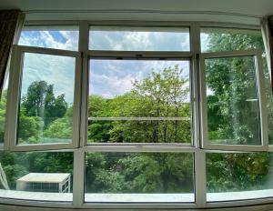 Downtown Studio - Ultra Central with Park View