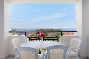 Yiannis Superior Apartment 8