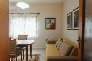 Rare Durres Apartment with Private parking & garden