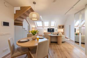 cohost I Premium Residence I on the Historic Pilies Street I Self Check-in