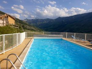 Appartement de 2 chambres a Valmeinier a 300 m des pistes avec piscine partagee terrasse et wifi
