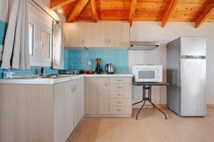 Yiannis Suite with Sea View 10