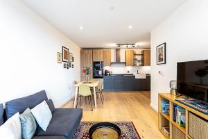 Spacious Modern Hackney Flat