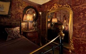 Luxury Room room in Prestonfield House