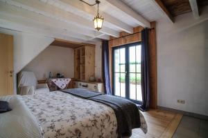 B&B / Chambres d'hotes A la Bonne Heure : Chambre Double avec Salle de Bains Privative