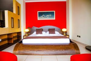 Suite with Balcony and Sea View room in Hotel Liro