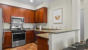 LV105 Upstairs 1 Bedroom Overlooking the Pool