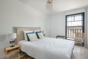 Bel appartement pour 6, vue mer, 50m plage