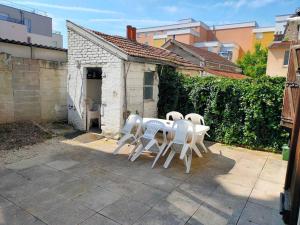 Appartements Venise - Maison avec exterieur a Reims : photos des chambres