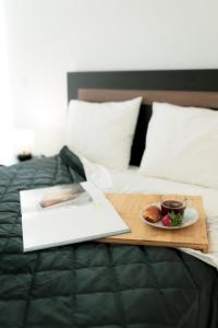 Gold Apartment Ferrel II